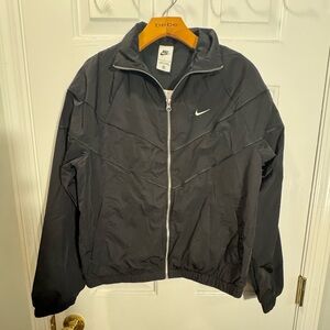 Nike women’s Black Windbreaker Jacket
